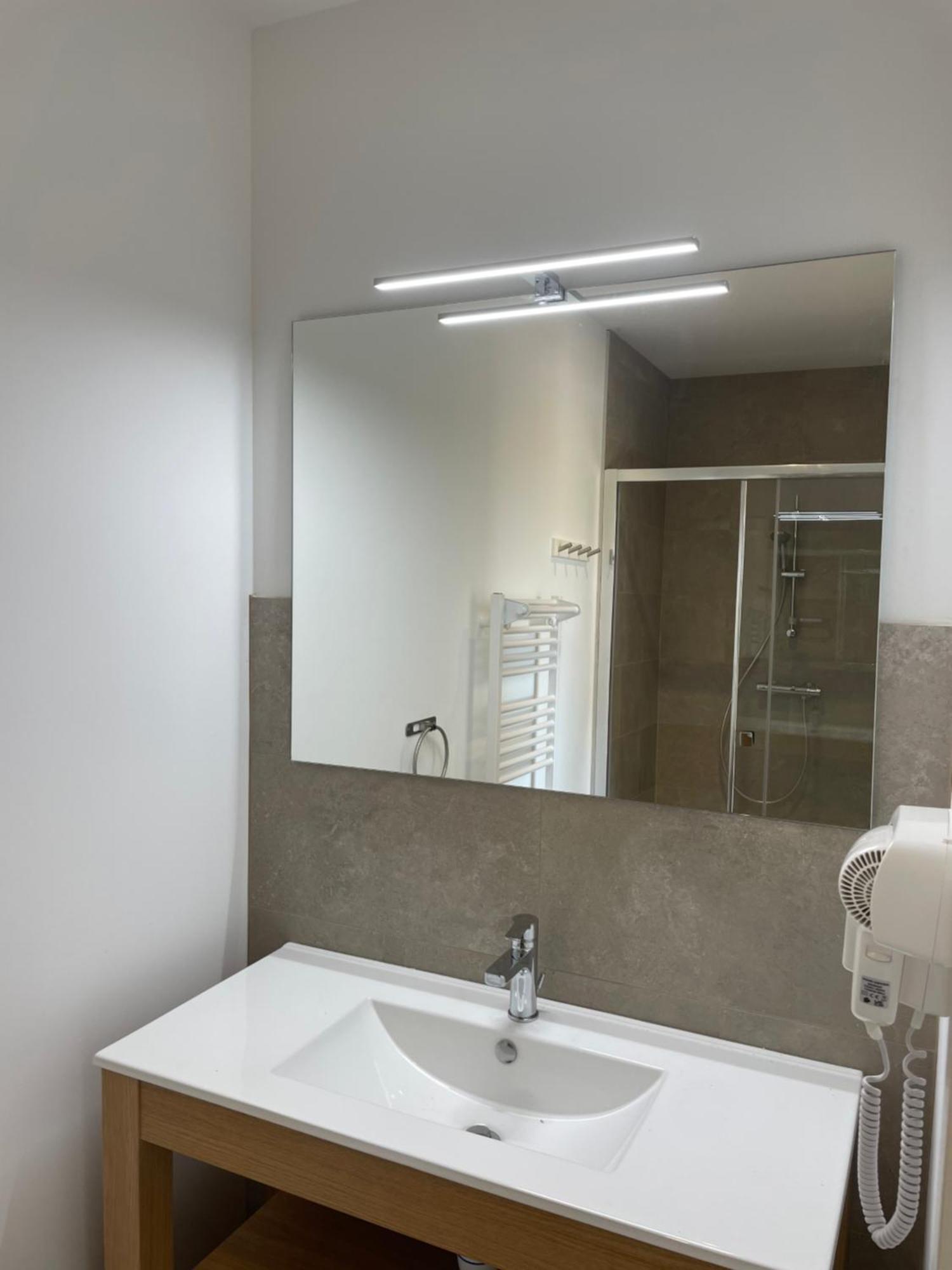 L'Adret Guest House Rians  Ngoại thất bức ảnh